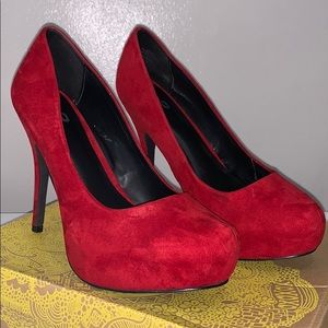 Red pumps